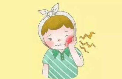 進(jìn)食、遇到冷熱刺激時(shí)產(chǎn)生疼痛